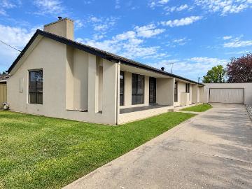 house at 42 Carson Street, SHEPPARTON VIC 3630, Australia