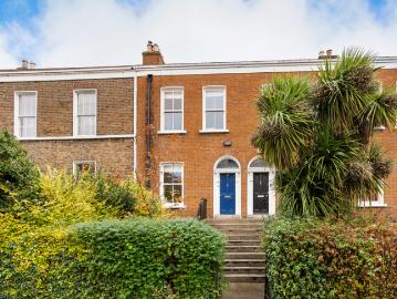 house for rent at 10 Leeson Court, Leeson Street Upper,...