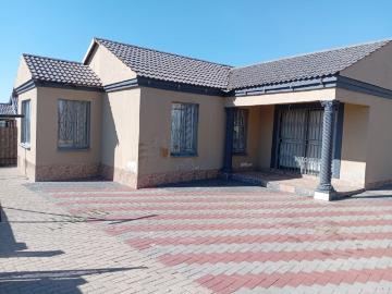House in Mabopane