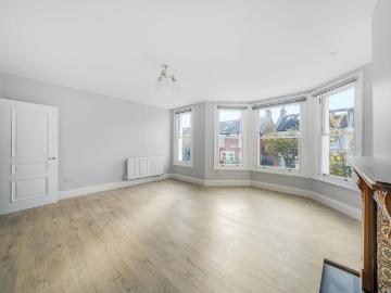 Huntingdon Road, London, N2 3 bed flat to rent £2,900...