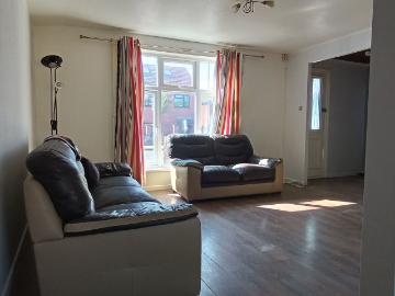 Huntsman Road, Ilford IG6, 5 bed end terrace house to...