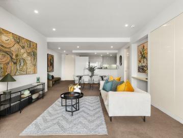 ICONIC PANORAMA IN PREMIER CARLTON LOCATION NORTH FACING...