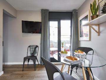 Ideal atico con terraza a pocos minutos del centro
