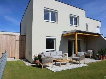 Im Zentrum Doppelhaus mit Eigengarten zum Mieten in St....