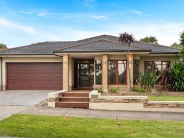 Impressive Scale with Perfect Parkland Views