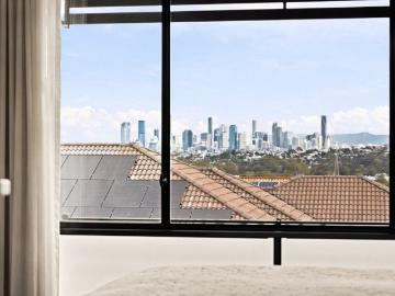 Sophisticated Inner East Living with City Views