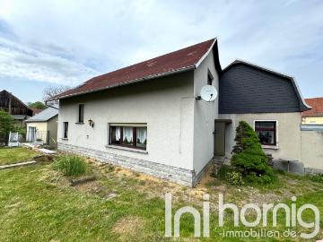 Interessantes Einfamilienhaus mit idyllischem Garten in...