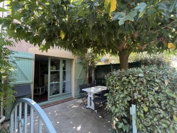 JOLI MAZET AVEC JARDIN DANS RESIDENCE AVEC PISCINE