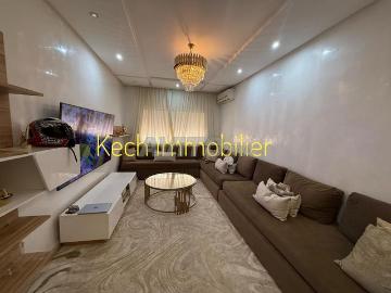 Joli duplex 4 chambres vide avec piscine