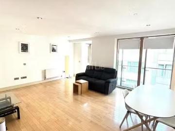 Unique Castle Way, Golden Lane, Dublin 8 is for rent