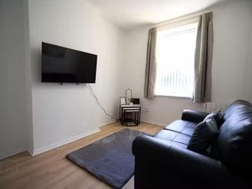 Unique Unit A, 18 BARRVIEW