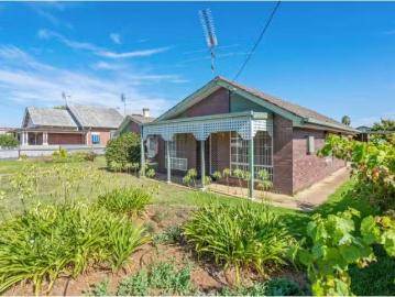 For Rent! 2 BR 1/93 95 Loftus St, Temora Apartment for...