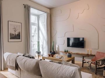 Kamour 2 bedrooms and balcony in Baixa