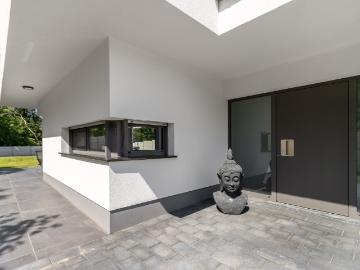 Klare moderne Architektur in perfekter Wohnlage Halle/...