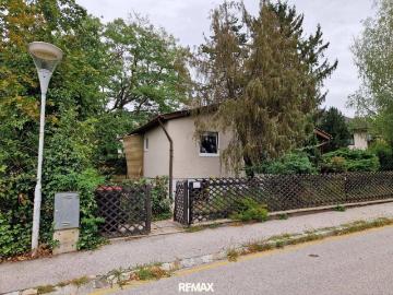 KLEINES HAUS MIT GROSSEM POTENTIAL IHRE CHANCE IN...
