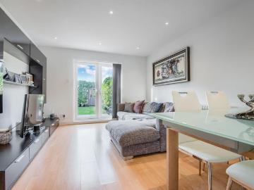 LAMBOURN CHASE, RADLETT, RADLETT, WD7 2 bed end of...