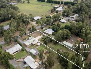 Land KINGLAKE WEST VIC 104954157