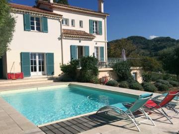 LE CASTELLET 170 M2 6 PIECES