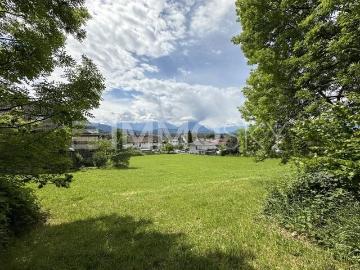 Leichte Hanglage schöne Aussicht