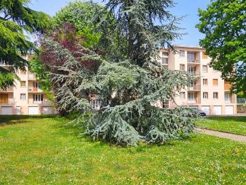LES CLAYES SOUS BOIS