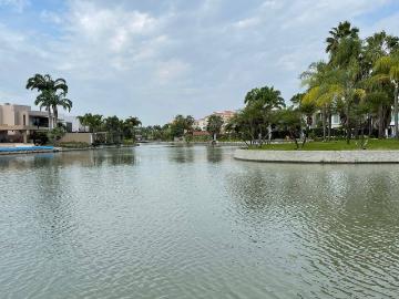 LINDA VILLA EN CASTELAGO CON VISTA AL LAGO