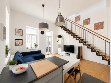 Lichtdurchflutete Maisonettewohnung mit Balkon und...