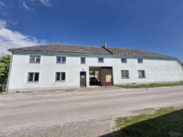 Liebevoll renovierter Bauernhof mit viel Raum