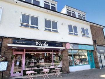 Londgon House, High Street, 1 Bedroom Flat