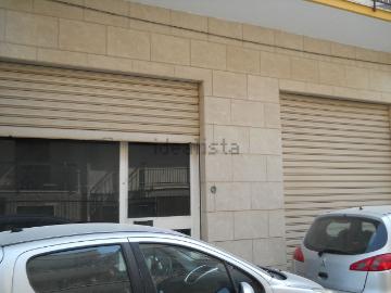 Locale in affitto di 150 m² in Via Alcide De Gasperi