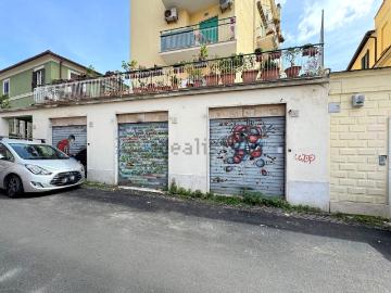 Locale in vendita di 96 m² in Via Sisto IV, 53