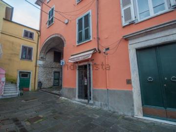 Locale in vendita di 36 m² in Piazza Luni