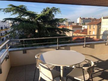 Location appartement 4 pièces 70 m² à Villeurbanne 69100