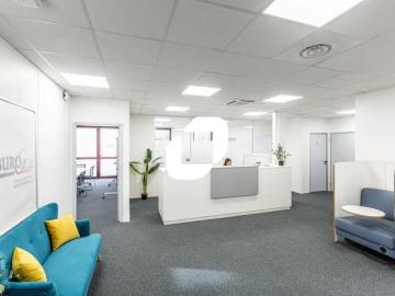 Location bureaux Saint Germain en Laye Proche RER A et...
