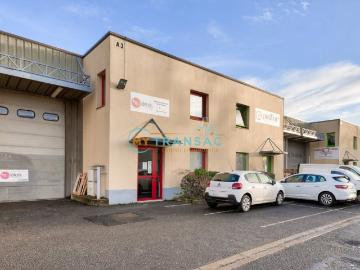 Location local activité Pontault Combault Proche A4 et N104