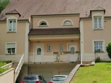 Location maison, m² T 5 à Reuil en Brie, 1 300 €