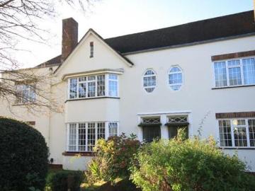Lock Chase, London, 3 Bedroom Maisonette