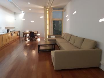 Loft diafano de estética industrial neoyorquina