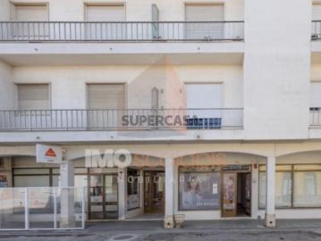 Loja no centro de Alpiarça 68m² | Comércio ou Habitação