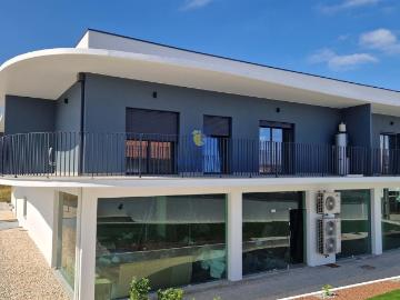 Loja nova com 118 m², com terreno adjacente de 2.060m2,...