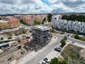 Loja Ampla junto ao Colégio Rainha D. Leonor 84m² Caldas...