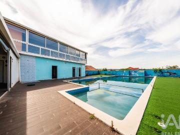 Loja / Estabelecimento Comercial em Alguber de 147,00 m²...