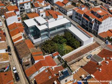 Lote com Projeto Aprovado para 3 Apartamentos Duplex Lagoa