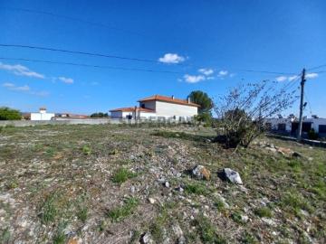Lote de terreno com 572,30 m2 a 2 minutos do centro de Tomar