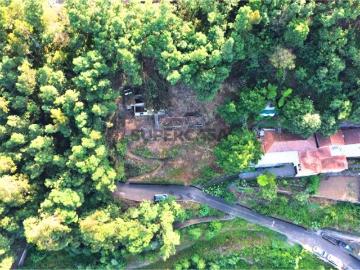 Lote de terreno misto com 870 m2 nas Lajinhas no Monte