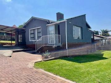 lovely 3 bedroom, 1 bathroom house o.