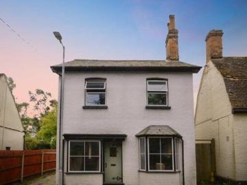 Lower Holt Street, Earls Colne, 2 Bedroom Detached