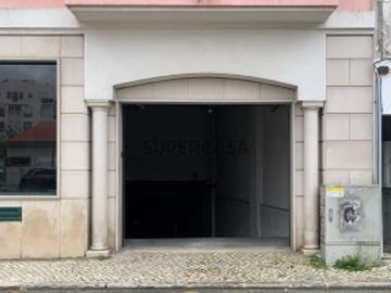Lugar de Estacionamento em Cave Caldas da Rainha