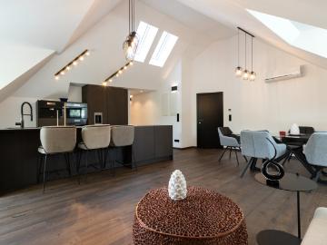 Luxus Dachgeschoss 133,81 m² mit Terrasse, Designer...