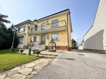 Luxus Haus mit 9 Zimmer zu verkaufen in Lassee, Österreich