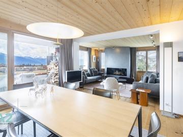 LUXUS SKI FERIENWOHNUNG für 6 Personen frei vom 25....